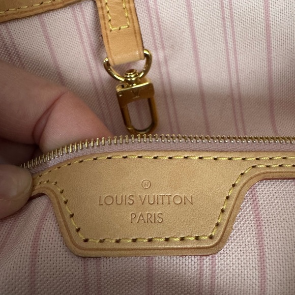 Authentic Louis Vuitton GM Neverfull - Picture 13 of 16